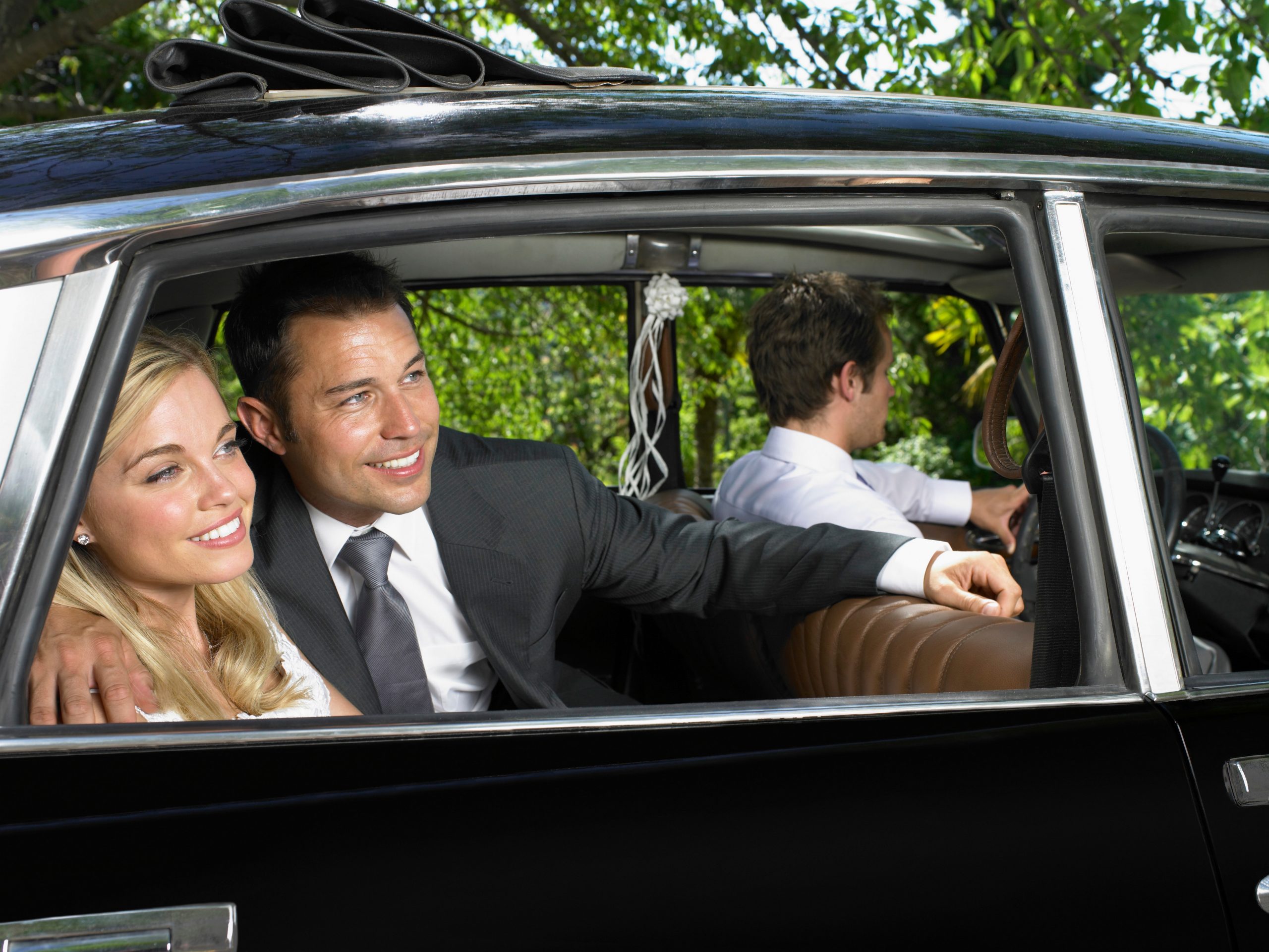 5 Reasons To Hire Chauffeur-Driven Wedding Cars
